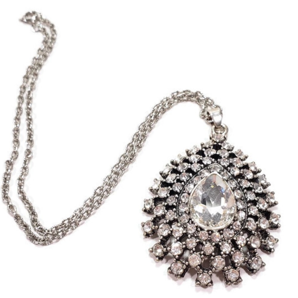 Vintage Large Rhinestone Pendant Necklace 16"